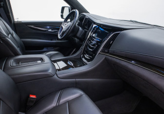 Подержанный автомобиль Cadillac Escalade Suv 2016 года (7 фото)