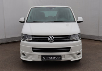 Подержанный автомобиль Volkswagen Multivan 2013 года (2 фото)