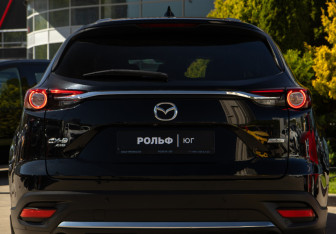Подержанный автомобиль Mazda CX-9 2018 года (25 фото)