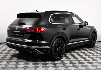 Подержанный автомобиль Volkswagen Touareg 2021 года (5 фото)
