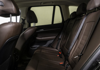 Подержанный автомобиль BMW X3 2020 года (13 фото)