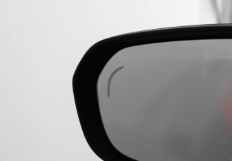 Подержанный автомобиль Geely Monjaro 2024 года (16 фото)