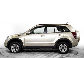 Подержанный автомобиль Suzuki Grand Vitara 2008 года (8 фото)