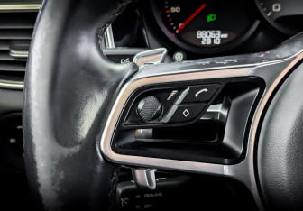 Подержанный автомобиль Porsche Macan 2015 года (30 фото)