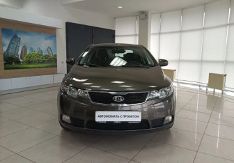 Подержанный автомобиль Kia Cerato Sedan 2011 года (2 фото)
