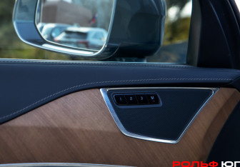 Подержанный автомобиль Volvo XC90 2021 года (13 фото)