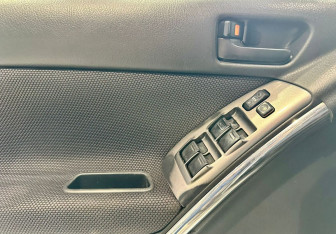 Подержанный автомобиль Pontiac Vibe 2003 года (9 фото)