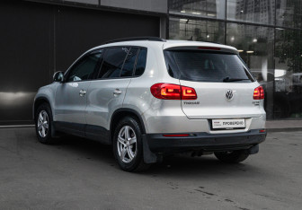Подержанный автомобиль Volkswagen Tiguan 2013 года (5 фото)