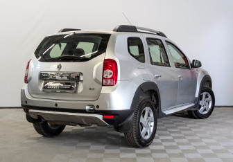 Подержанный автомобиль Renault Duster 2014 года (5 фото)