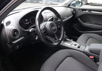 Подержанный автомобиль Audi A3 Sedan 2020 года (7 фото)