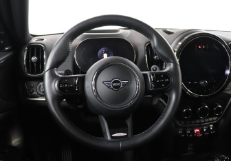 Подержанный автомобиль MINI Countryman 2022 года (18 фото)
