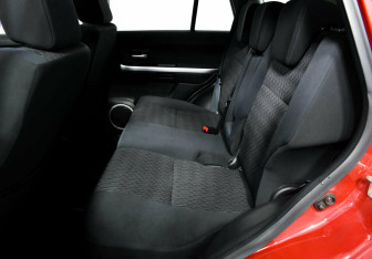 Подержанный автомобиль Suzuki Grand Vitara 2012 года (8 фото)