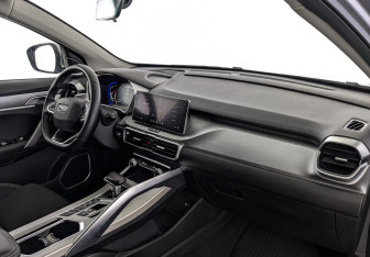 Подержанный автомобиль Geely Coolray 2023 года (13 фото)