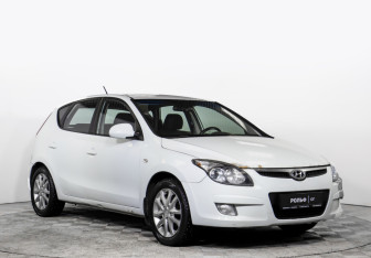 Подержанный автомобиль Hyundai i30 Hatchback 2009 года (2 фото)