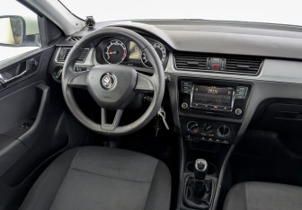 Подержанный автомобиль Skoda Rapid Liftback 2019 года (26 фото)