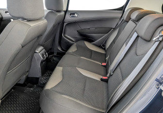 Подержанный автомобиль Peugeot 308 Hatchback 2010 года (12 фото)