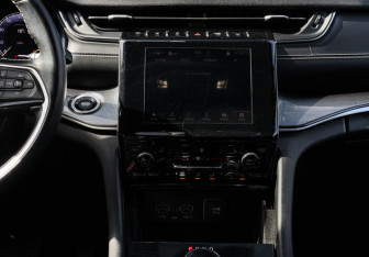 Подержанный автомобиль Jeep Grand Cherokee 2021 года (13 фото)