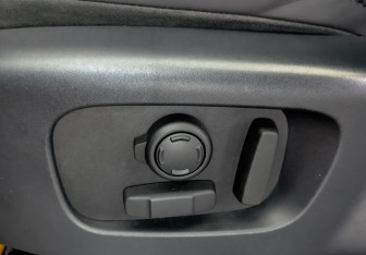 Подержанный автомобиль Land Rover Discovery 2019 года (30 фото)