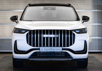 Подержанный автомобиль Jaecoo J8 2024 года (2 фото)