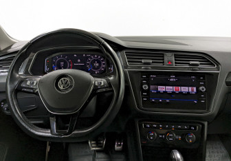 Подержанный автомобиль Volkswagen Tiguan 2019 года (22 фото)