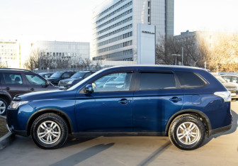 Подержанный автомобиль Mitsubishi Outlander 2014 года (6 фото)