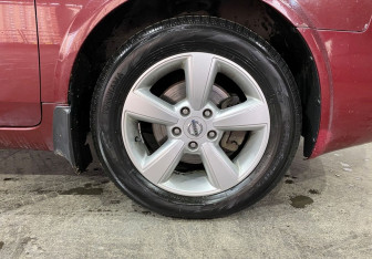 Подержанный автомобиль Nissan Primera Sedan 2004 года (16 фото)