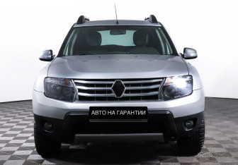 Подержанный автомобиль Renault Duster 2012 года (2 фото)