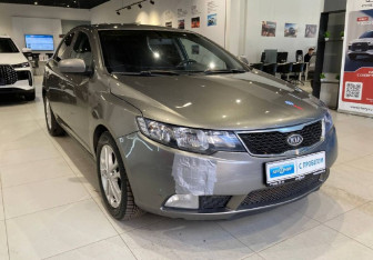 Подержанный автомобиль Kia Cerato Sedan 2012 года (3 фото)