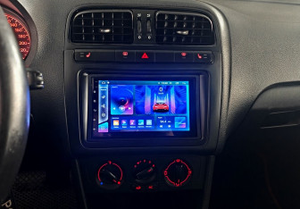 Подержанный автомобиль Volkswagen Polo Sedan 2011 года (13 фото)