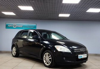Подержанный автомобиль Kia Ceed Hatchback 2009 года (3 фото)