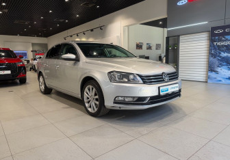 Подержанный автомобиль Volkswagen Passat Sedan 2013 года (3 фото)