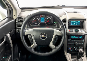 Подержанный автомобиль Chevrolet Captiva 2014 года (22 фото)