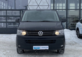 Подержанный автомобиль Volkswagen Caravelle 2012 года (2 фото)