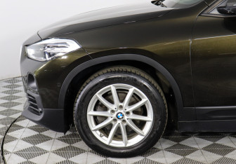 Подержанный автомобиль BMW X2 2018 года (8 фото)