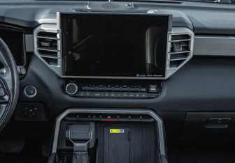 Подержанный автомобиль Toyota Tundra 2022 года (11 фото)