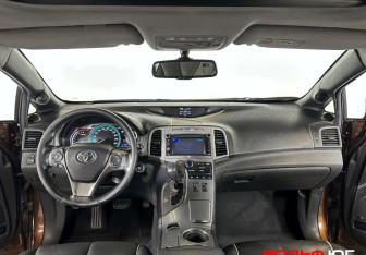 Подержанный автомобиль Toyota Venza 2013 года (12 фото)