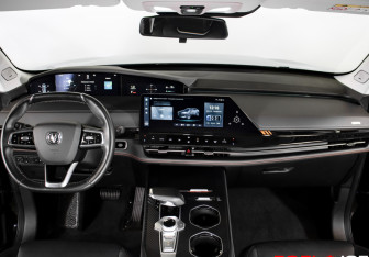 Подержанный автомобиль Changan UNI-K 2023 года (12 фото)