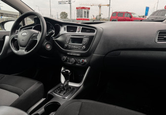 Подержанный автомобиль Kia Ceed Wagon 2013 года (9 фото)