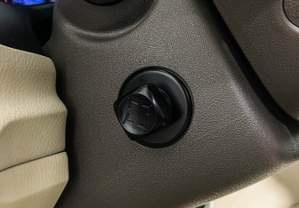 Подержанный автомобиль Infiniti Q70 2015 года (20 фото)