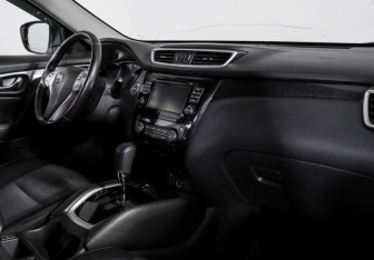 Подержанный автомобиль Nissan X-Trail 2018 года (9 фото)