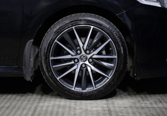 Подержанный автомобиль Toyota Camry Sedan 2021 года (25 фото)