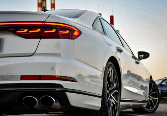 Подержанный автомобиль Audi S8 2020 года (9 фото)