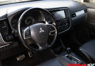 Подержанный автомобиль Mitsubishi Outlander 2013 года (10 фото)