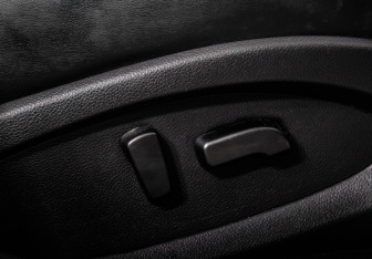 Подержанный автомобиль Infiniti QX70 2014 года (19 фото)