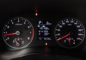 Подержанный автомобиль Kia Rio Hatchback 2021 года (15 фото)