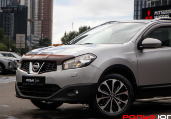 Подержанный автомобиль Nissan Qashqai 2010 года (15 фото)