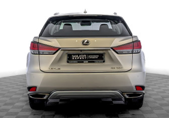 Подержанный автомобиль Lexus RX 2021 года (6 фото)