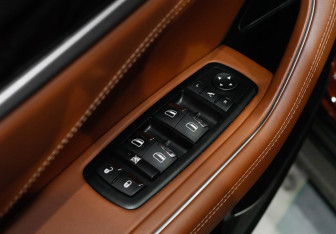 Подержанный автомобиль Maserati Levante 2018 года (17 фото)