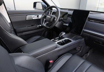 Подержанный автомобиль Jaecoo J7 2023 года (9 фото)