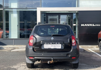 Подержанный автомобиль Renault Duster 2012 года (6 фото)